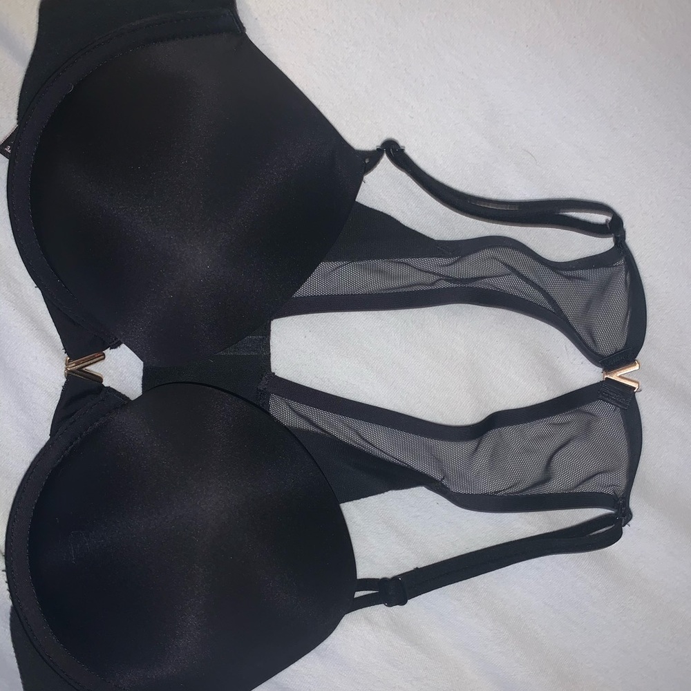 Victoria Secret bra *ONLY WORN ONCE*